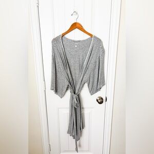 Great Northwest Indigo Sleepwear Grey White Striped Robe Short Sleeve Medium